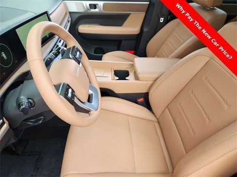 Certified 2025 Hyundai Santa Fe Limited image 8