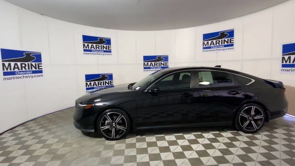 Used 2024 Honda Accord Sport image 7