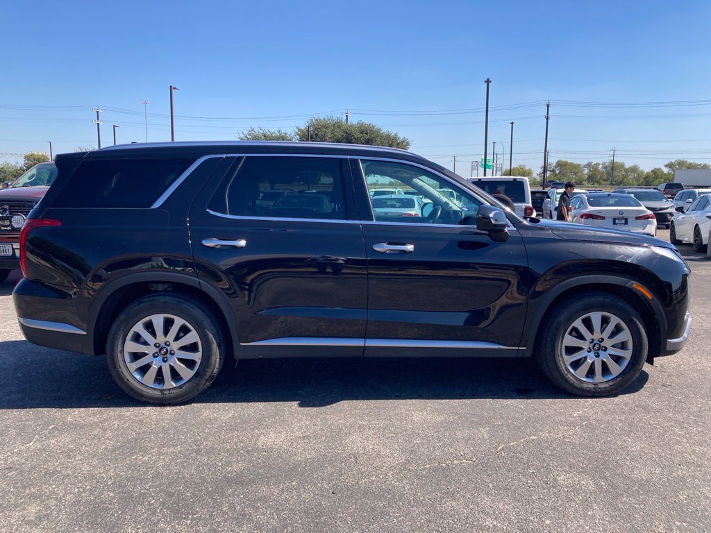 Used 2025 Hyundai Palisade SEL FWD image 4