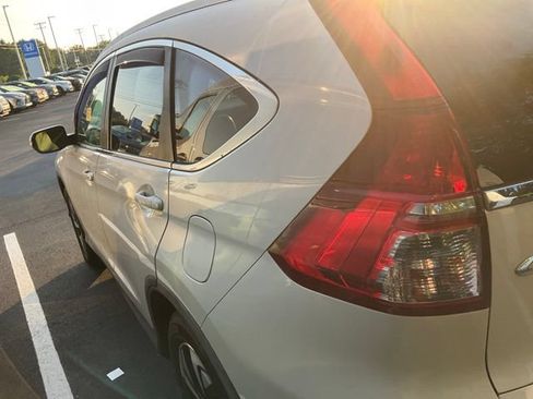 Used 2016 Honda CR-V Touring image 10