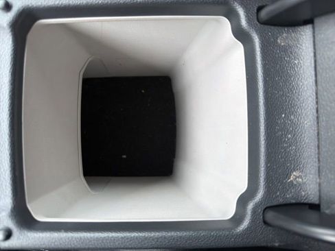 Used 2023 Volkswagen Taos SE w/ Black Wheel Package image 34