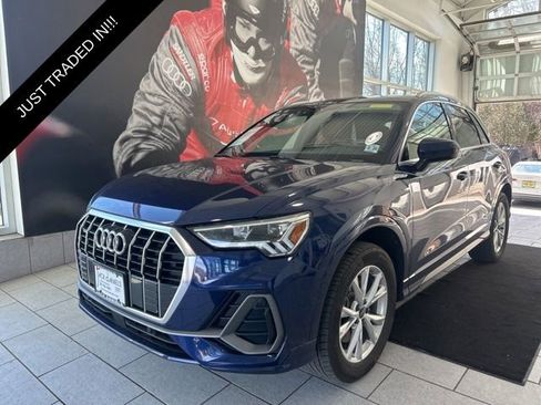 Used 2023 Audi Q3 2.0T Premium w/ Convenience Package image 1
