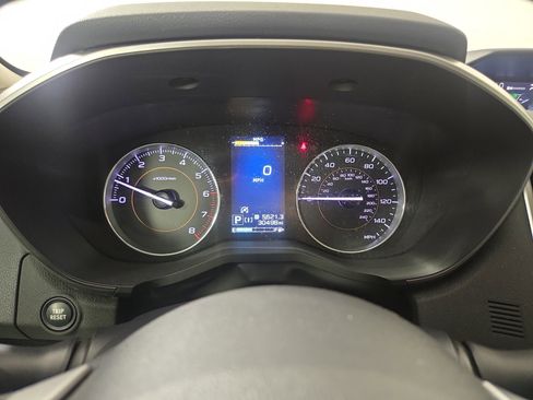 Used 2023 Subaru Crosstrek 2.5i Limited w/ Moonroof Package image 17