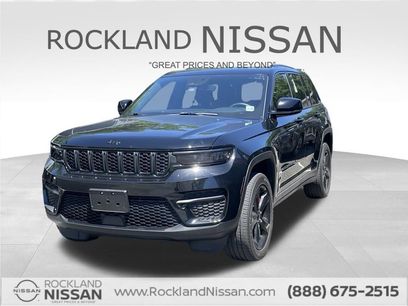 Used 2023 Jeep Grand Cherokee Altitude