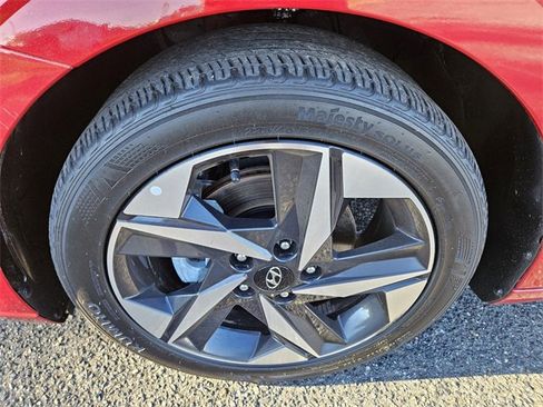 Used 2023 Hyundai Elantra SEL w/ Convenience Package image 18