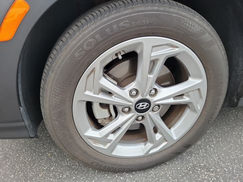 Used 2023 Hyundai Kona SEL AWD/4WD image 2