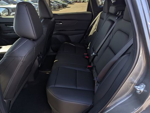 New 2026 Nissan Murano SV image 8