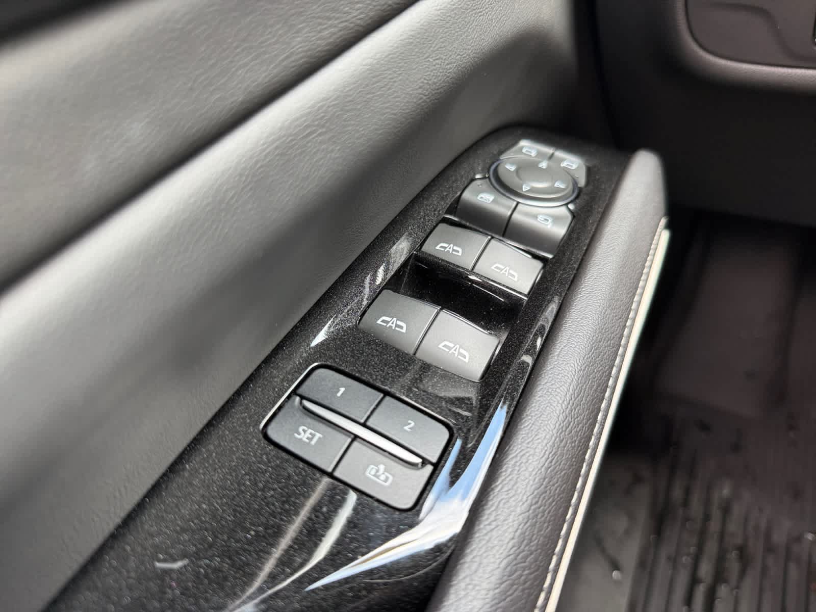 Used 2022 Cadillac Escalade Premium Luxury w/ Performance Package AWD/4WD image 25