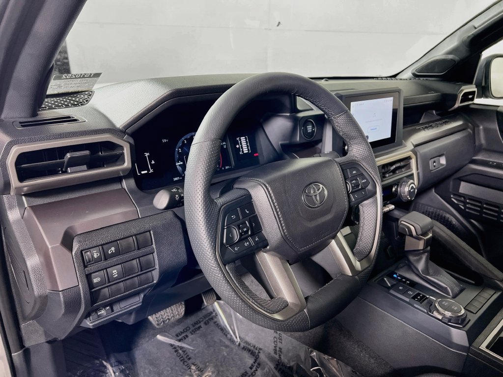 Certified 2025 Toyota Tacoma SR5 AWD/4WD image 9