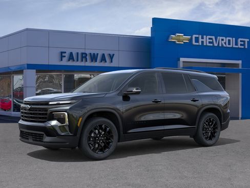 New 2026 Chevrolet Traverse LT image 2