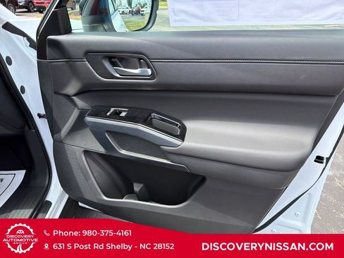 New 2026 Nissan Pathfinder SL FWD image 37