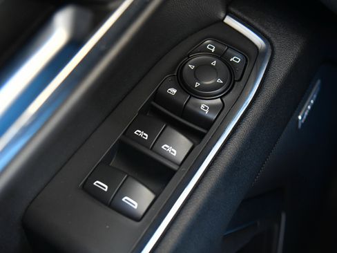 Used 2024 Chevrolet Silverado 1500 LTZ AWD/4WD image 45