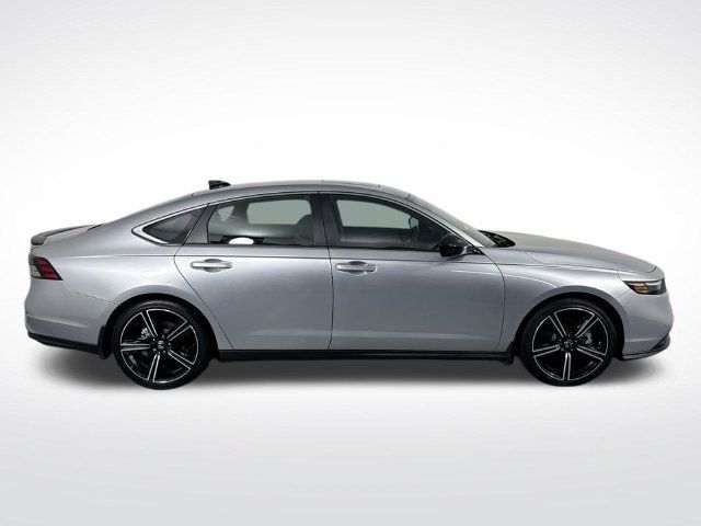 Used 2025 Honda Accord Sport image 37