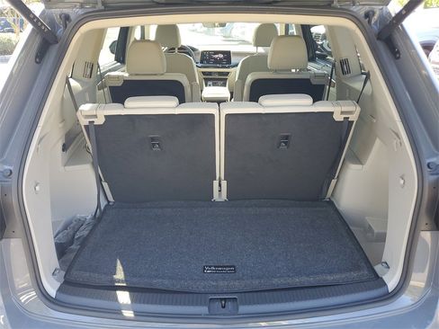 Certified 2025 Volkswagen Atlas SE image 8