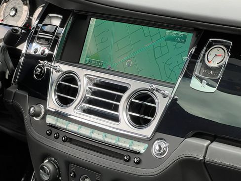 Used 2015 Rolls-Royce Wraith RWD image 28