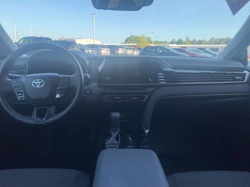 Used 2025 Toyota Camry LE w/ Convenience Package FWD image 17