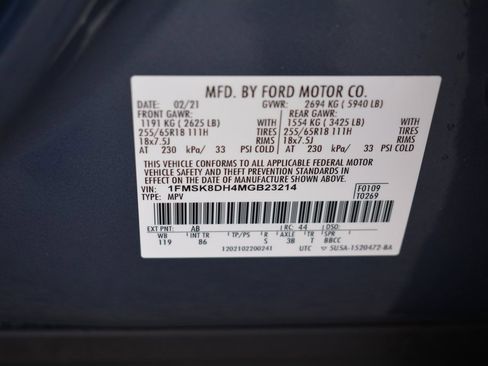 Used 2021 Ford Explorer XLT image 28