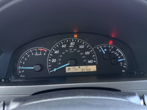 Used 2014 Toyota Camry FWD image 11