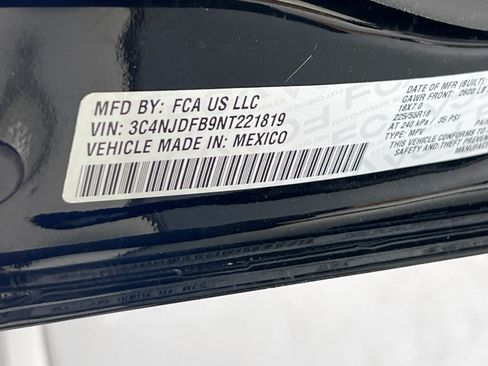 Used 2022 Jeep Compass Latitude AWD/4WD image 30