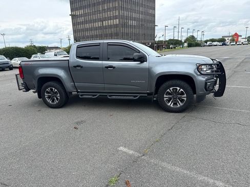 Used 2022 Chevrolet Colorado Z71 AWD/4WD image 3