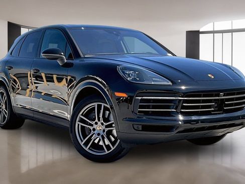 Used 2023 Porsche Cayenne Platinum Edition AWD/4WD image 3