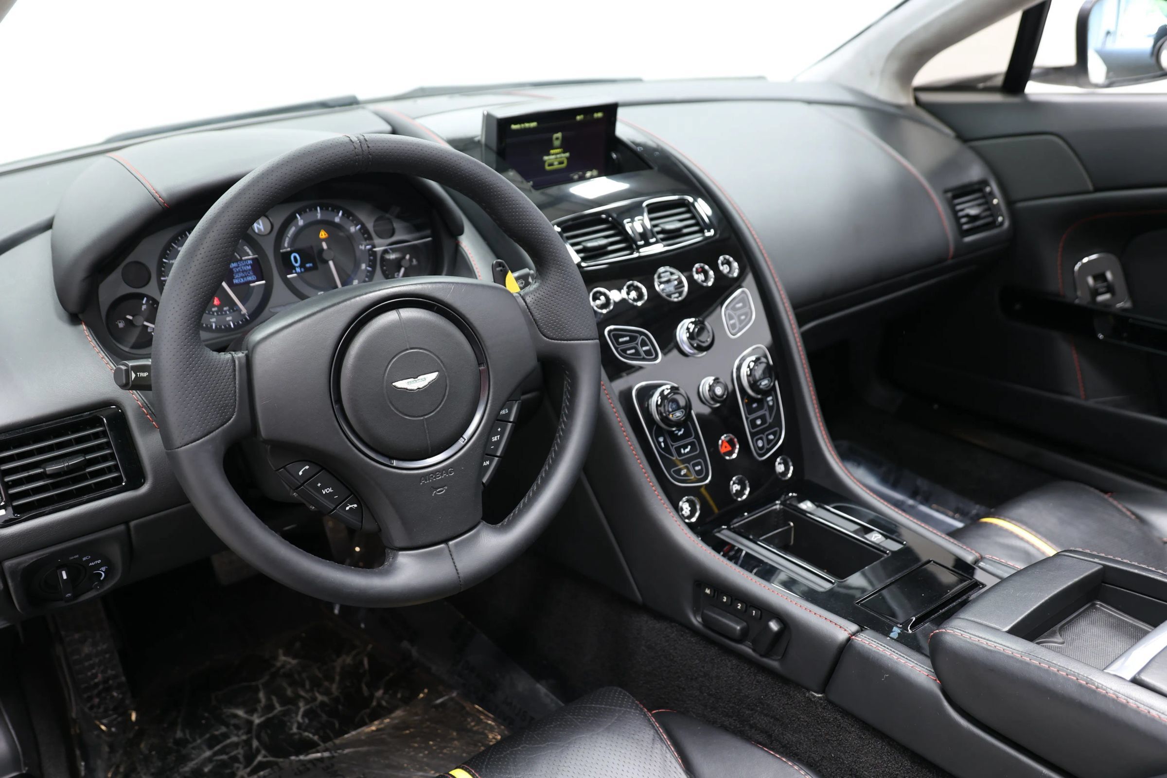 Used 2016 Aston Martin V8 Vantage GT RWD image 2