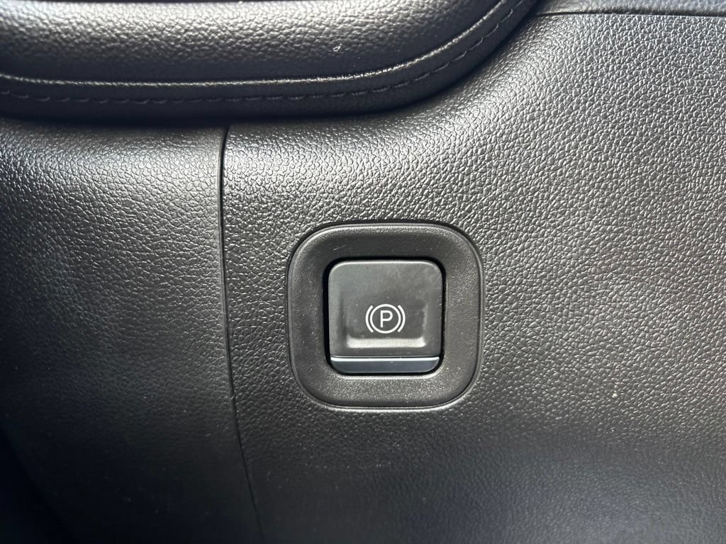 Certified 2019 Chevrolet Silverado 1500 LT AWD/4WD image 18