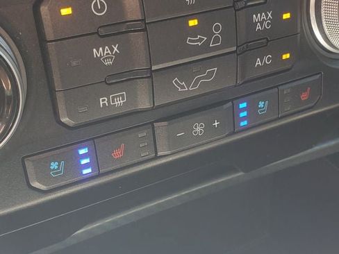 Used 2019 Ford F150 Lariat w/ Equipment Group 502A Luxury AWD/4WD image 21