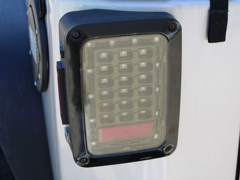 Used 2010 Jeep Wrangler Sahara w/ Dual Top Group AWD/4WD image 27