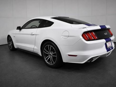 Used 2017 Ford Mustang GT RWD image 6