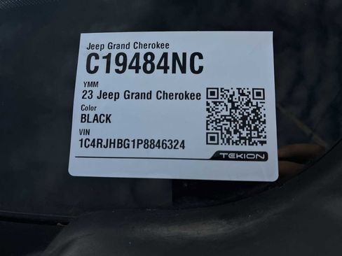 Used 2023 Jeep Grand Cherokee Limited image 35