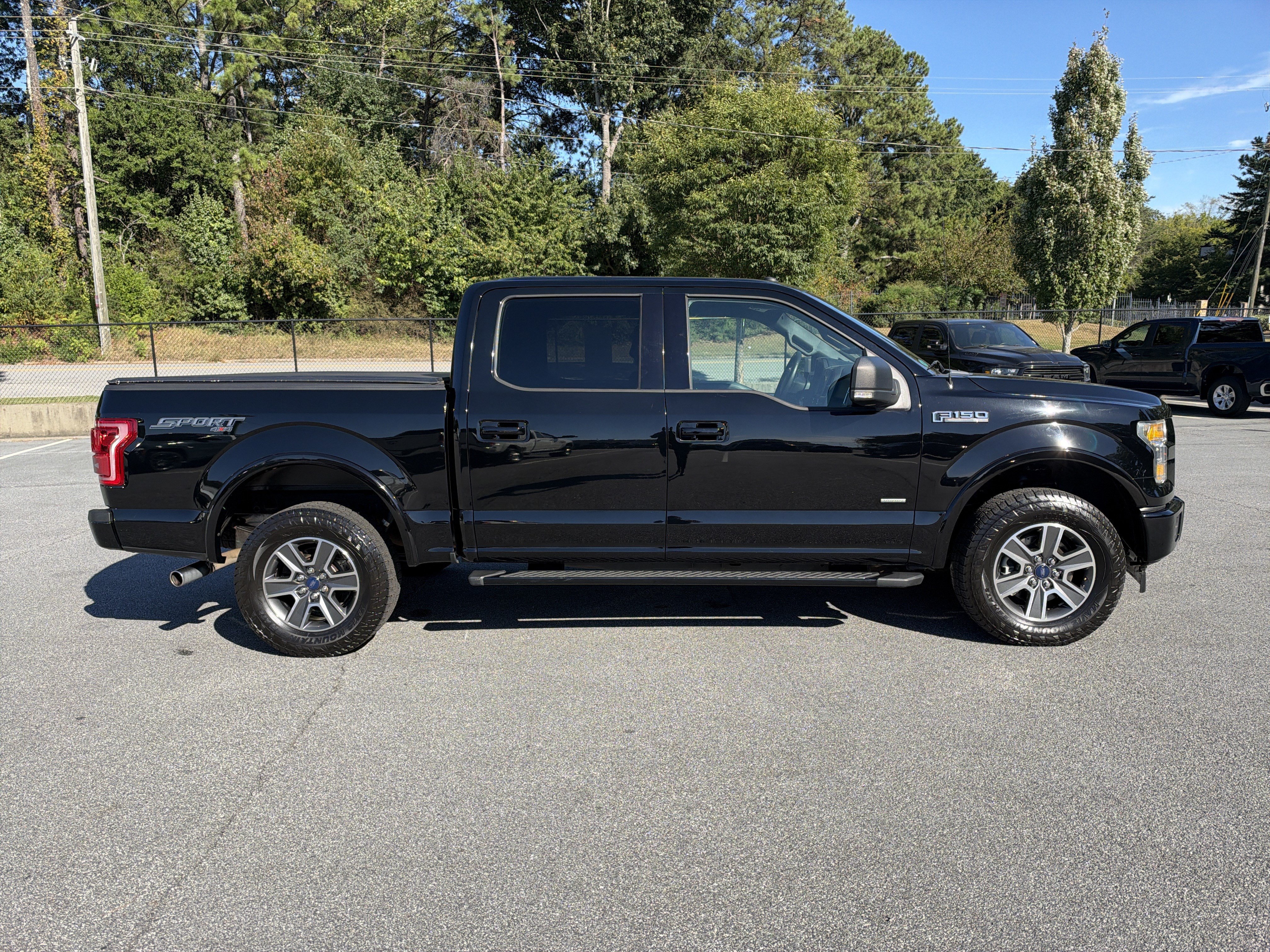 Used 2017 Ford F150 XLT w/ Equipment Group 302A Luxury AWD/4WD image 13