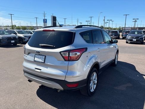 Used 2018 Ford Escape SE FWD image 5