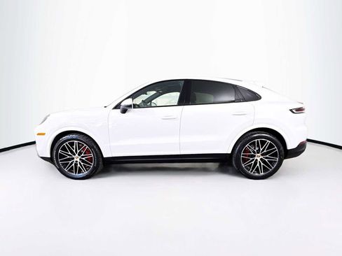 Used 2024 Porsche Cayenne S image 2