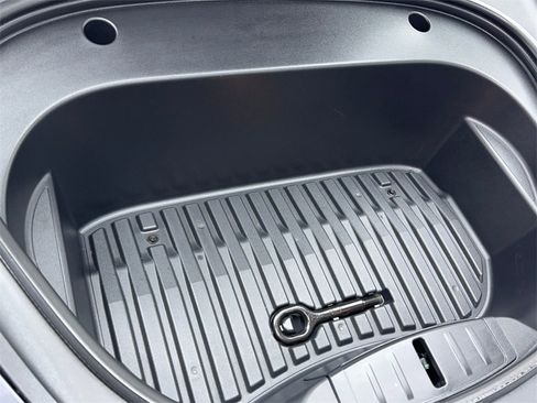 Used 2023 Tesla Model 3 Standard Range image 59