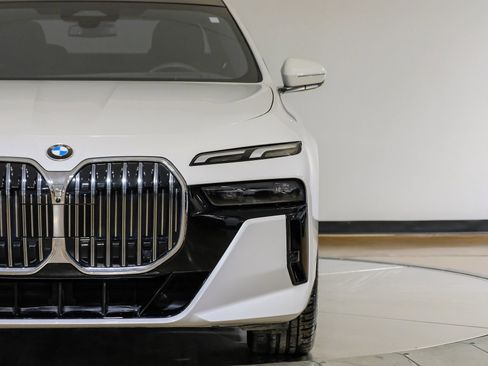 Used 2024 BMW 740i w/ Premium Package 2 image 59