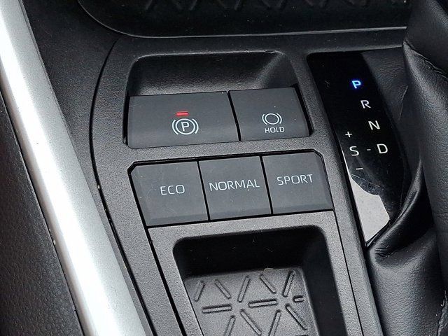 Used 2023 Toyota RAV4 LE FWD image 26