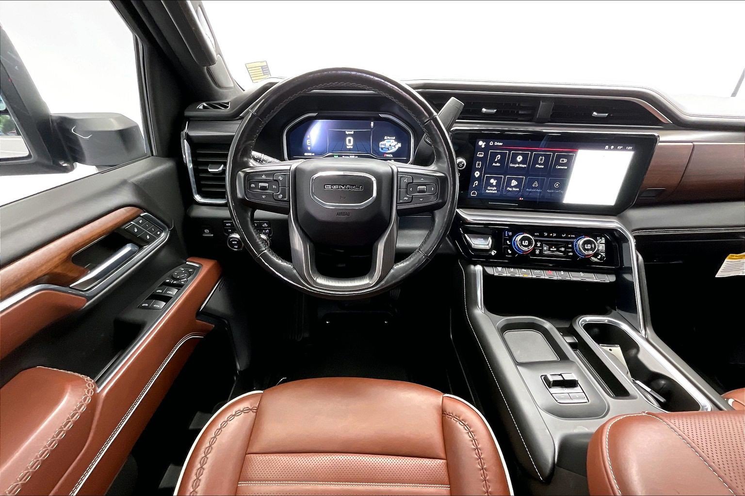 Used 2024 GMC Sierra 2500 Denali Ultimate AWD/4WD image 4