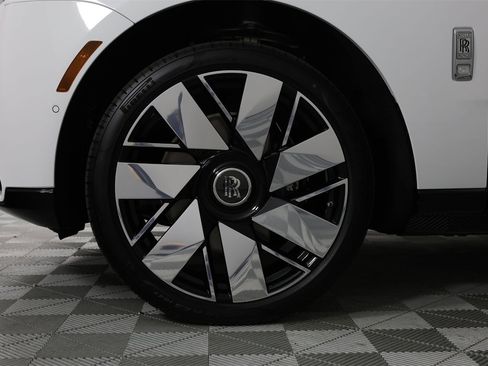 New 2026 Rolls-Royce Cullinan image 32