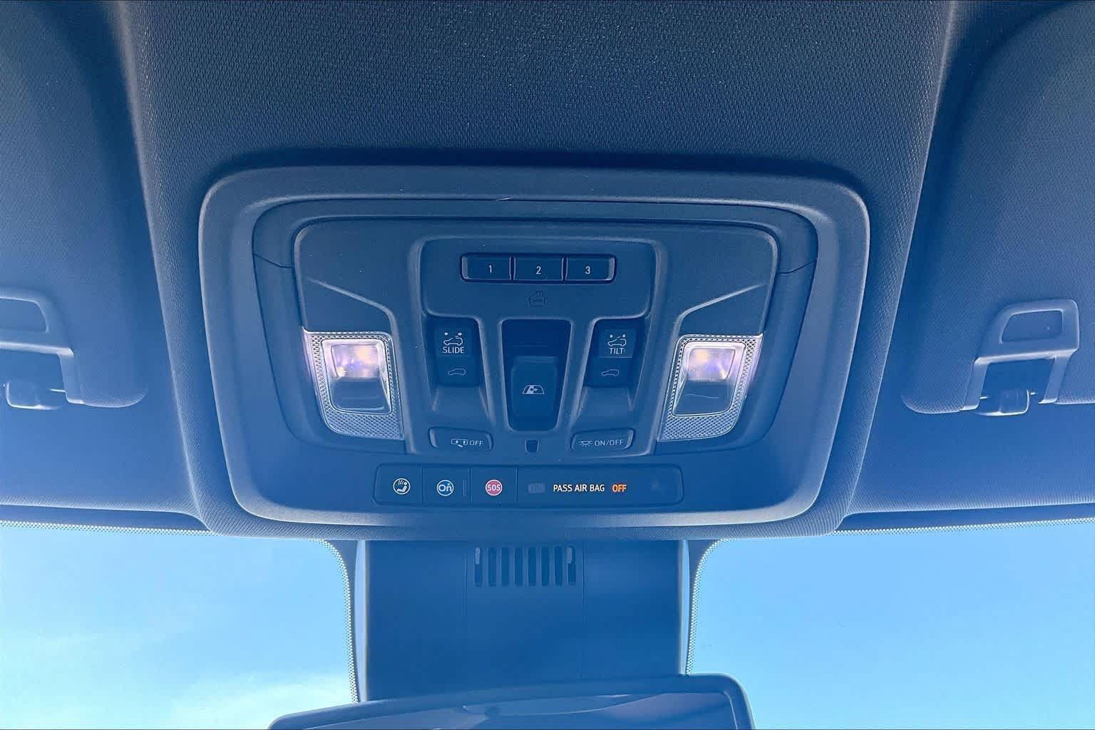 Used 2023 Chevrolet Silverado 1500 High Country w/ High Country Premium Package AWD/4WD image 36
