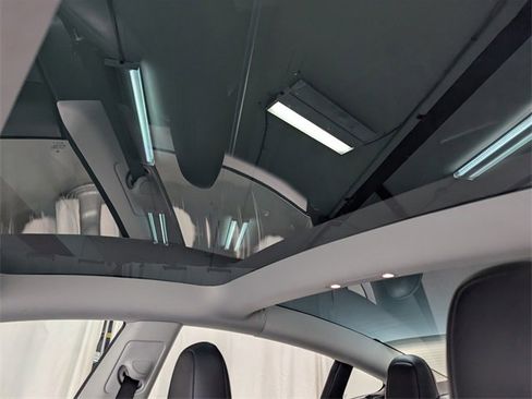 Used 2023 Tesla Model 3 Standard Range image 13