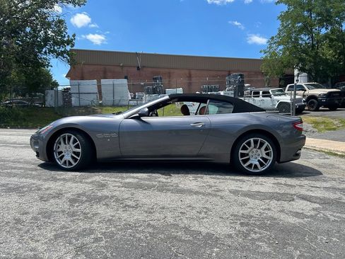 Used 2013 Maserati GranTurismo Convertible RWD image 3