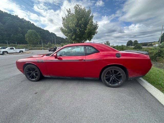 Used 2018 Dodge Challenger SXT w/ Blacktop Package RWD image 27