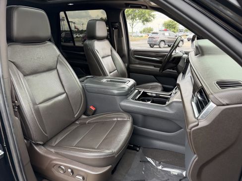 Used 2021 GMC Yukon Denali w/ Denali Premium Package RWD image 31
