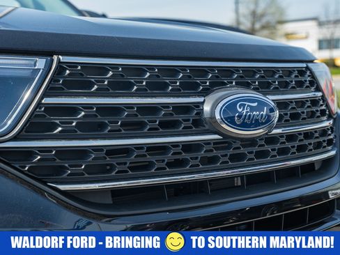 Used 2022 Ford Explorer XLT image 14