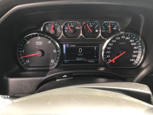 Used 2017 GMC Sierra 1500 SLE w/ SLE Value Package AWD/4WD image 2