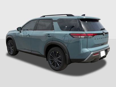 New 2026 Nissan Pathfinder SL w/ SL Premium Package (P04)