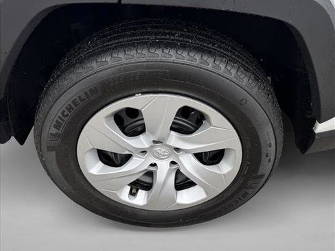 Certified 2025 Toyota RAV4 LE AWD/4WD image 9