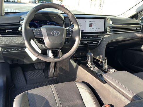 Used 2025 Toyota Camry XLE image 16