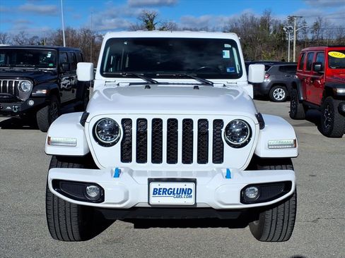 Used 2023 Jeep Wrangler Unlimited Sahara image 9